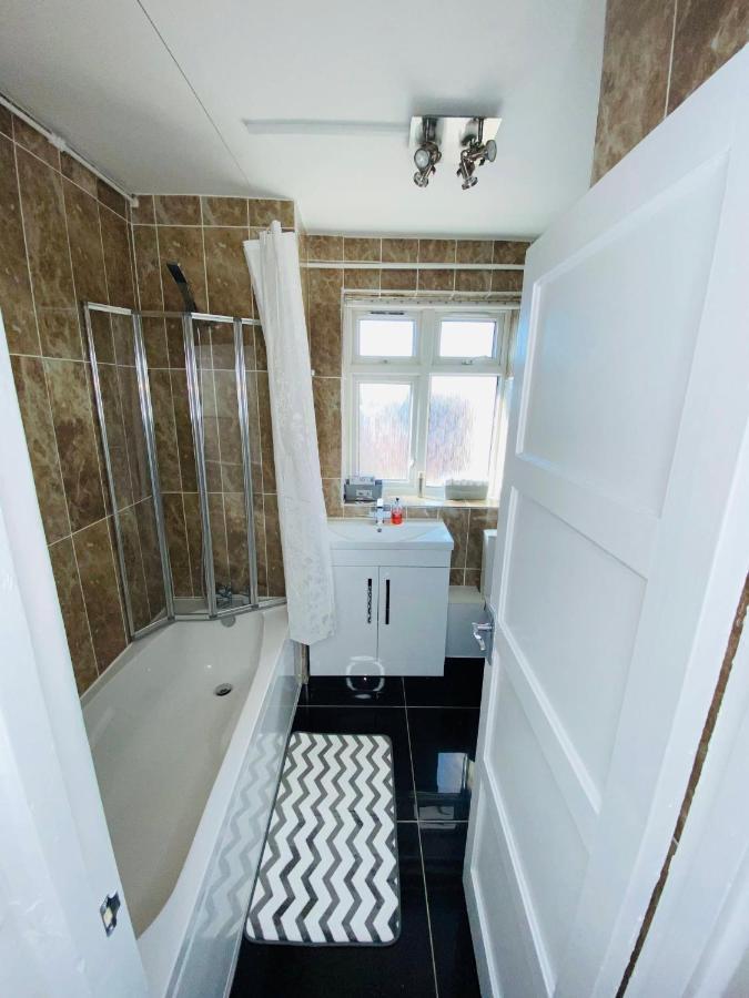 Bright, Spacious, Modern Interior Decor 2 Bedrooms Apartment With Amazing Views London Bagian luar foto