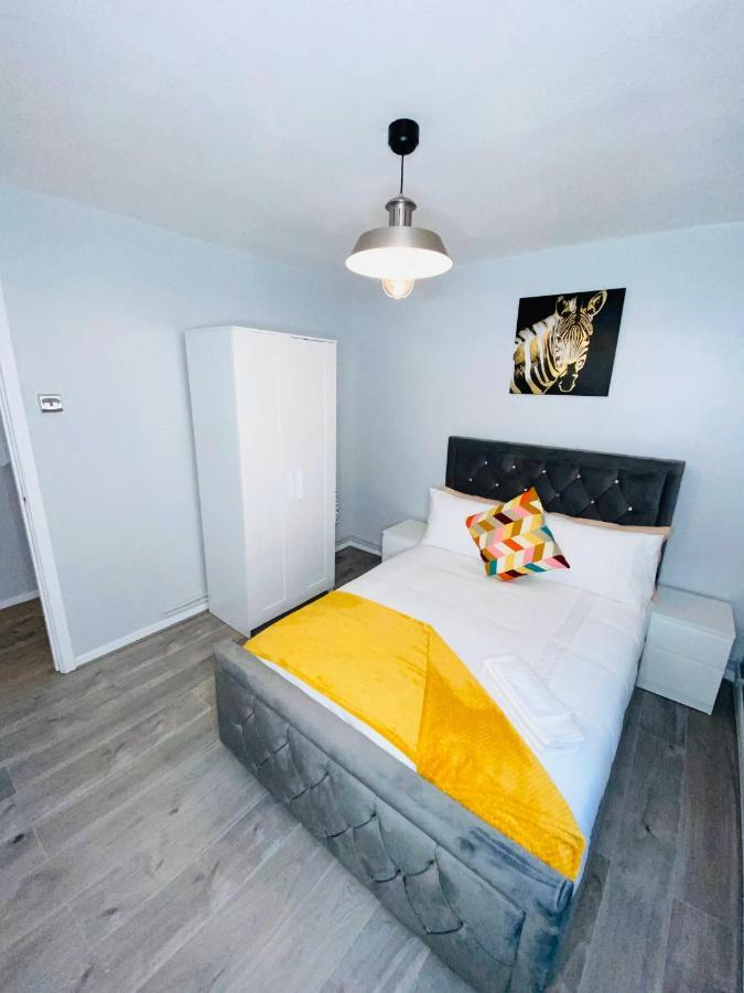 Bright, Spacious, Modern Interior Decor 2 Bedrooms Apartment With Amazing Views London Bagian luar foto