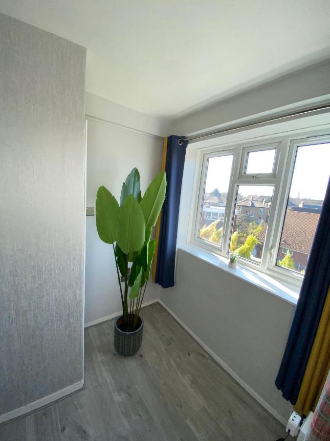 Bright, Spacious, Modern Interior Decor 2 Bedrooms Apartment With Amazing Views London Bagian luar foto