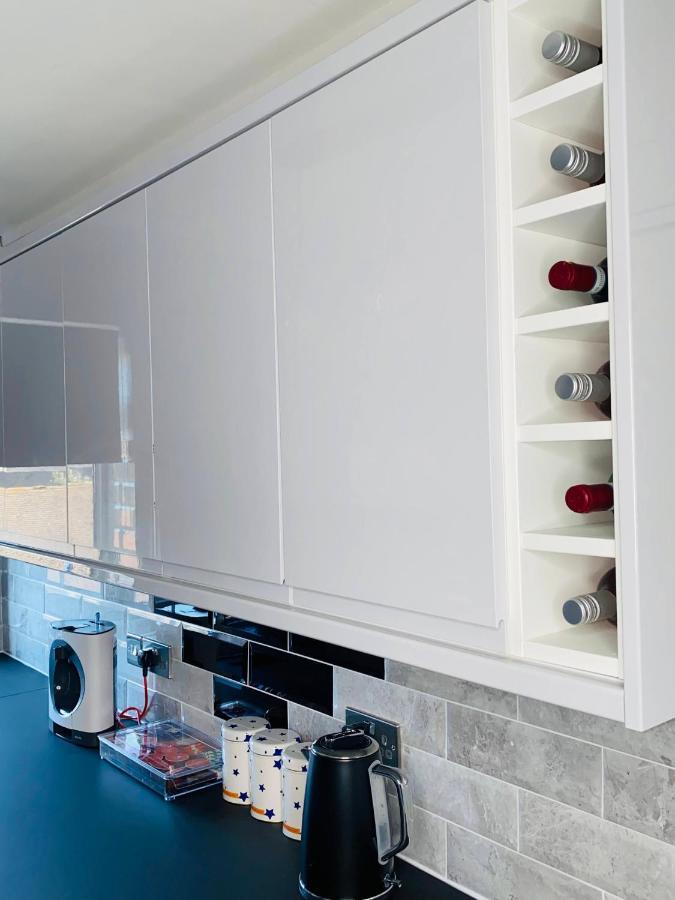 Bright, Spacious, Modern Interior Decor 2 Bedrooms Apartment With Amazing Views London Bagian luar foto