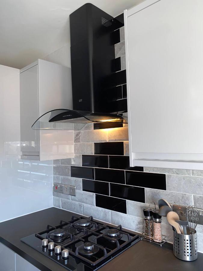 Bright, Spacious, Modern Interior Decor 2 Bedrooms Apartment With Amazing Views London Bagian luar foto