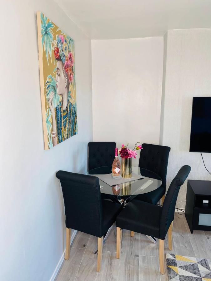 Bright, Spacious, Modern Interior Decor 2 Bedrooms Apartment With Amazing Views London Bagian luar foto