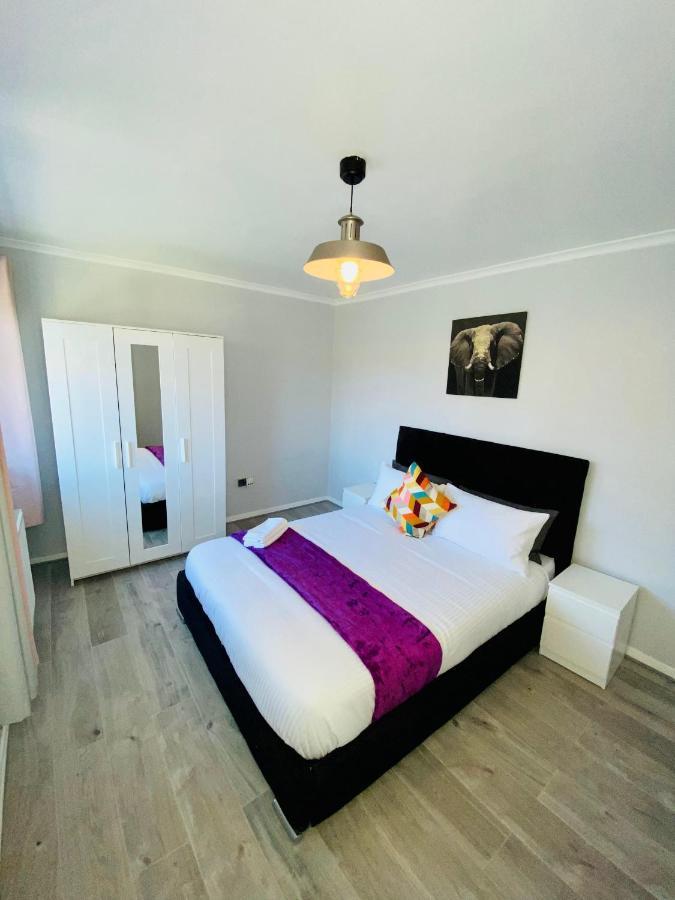 Bright, Spacious, Modern Interior Decor 2 Bedrooms Apartment With Amazing Views London Bagian luar foto