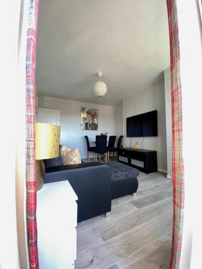 Bright, Spacious, Modern Interior Decor 2 Bedrooms Apartment With Amazing Views London Bagian luar foto